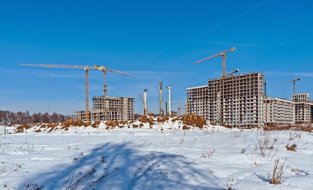 Construction Accidents Caused by Weather: Liability and Compensation Challenges